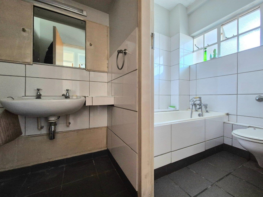 1 Bedroom Property for Sale in Wynberg Upper Western Cape